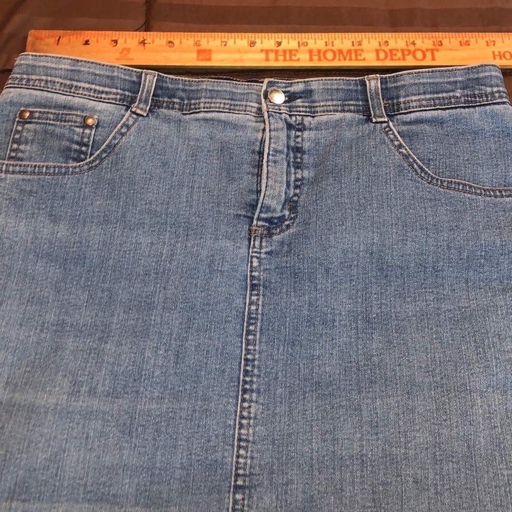 (Sold) VINTAGE CHARTER CLUB denim skirt - Picture 6 of 7